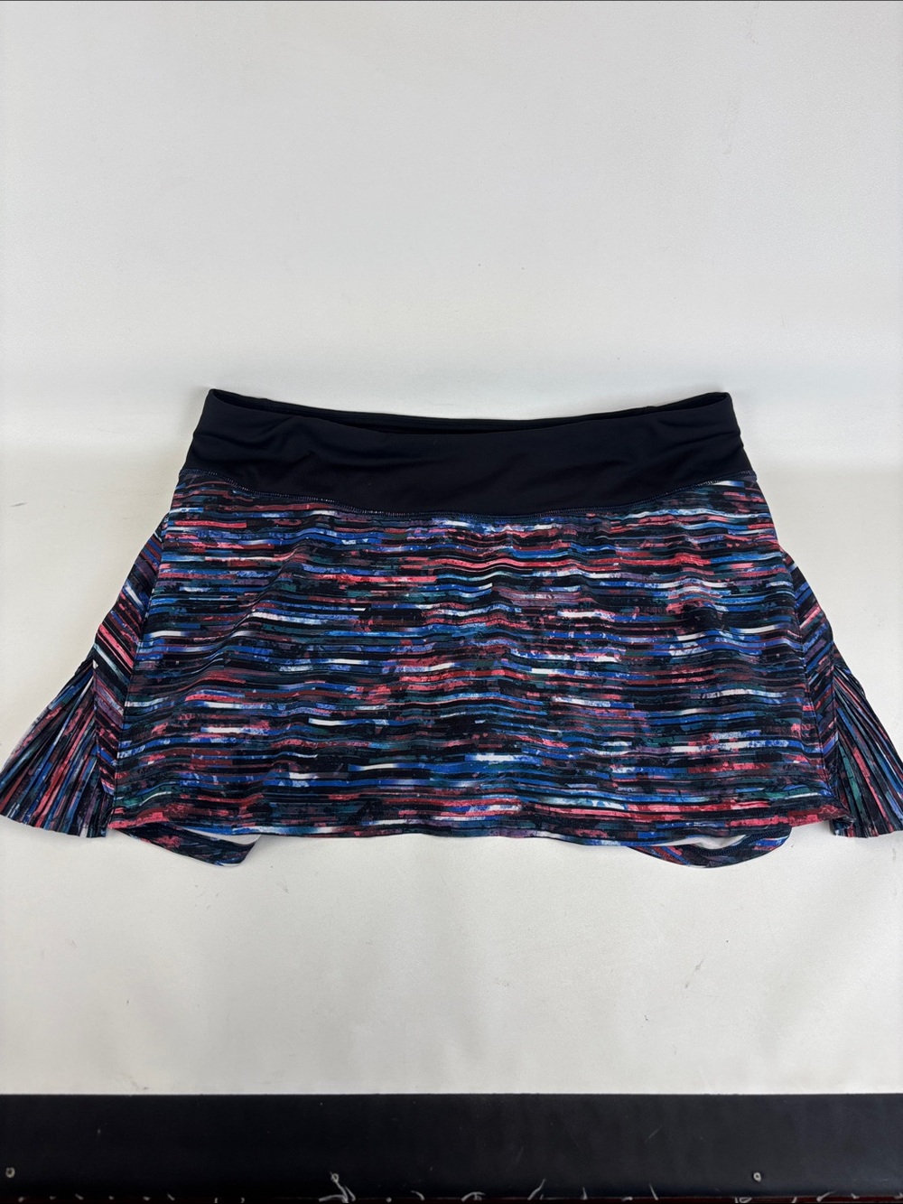 LULULEMON Athletica Play Off The Pleats Skirt 13” Multi Color Striped Size 8